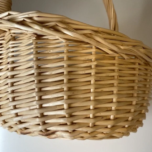 10” Round Woven Wicker Basket with Handle and Curved Thicker Rim - Picture 5 of 8
